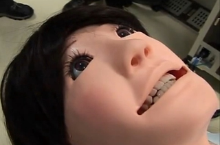Illustration for article titled These Silently Screaming Dental Mannequins Are What Nightmares Are Made Of